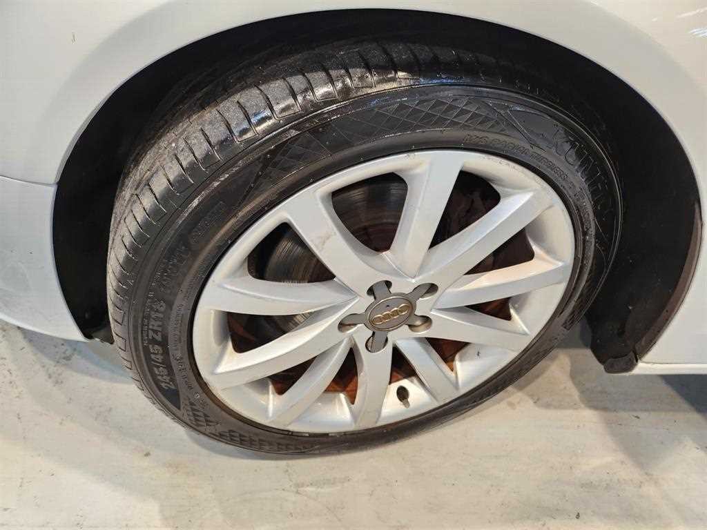 아우디 A4 뉴 A4 35 TDI 콰트로 다이나믹 이미지 17