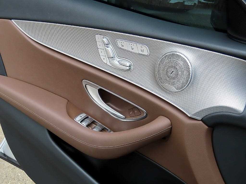 벤츠 E 클래스 E-클래스 W213 E300 아방가르드 이미지 11