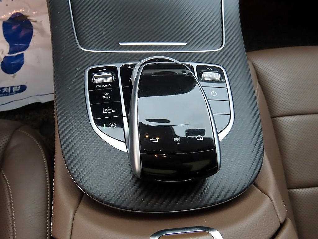 벤츠 E 클래스 E-클래스 W213 E300 아방가르드 이미지 13