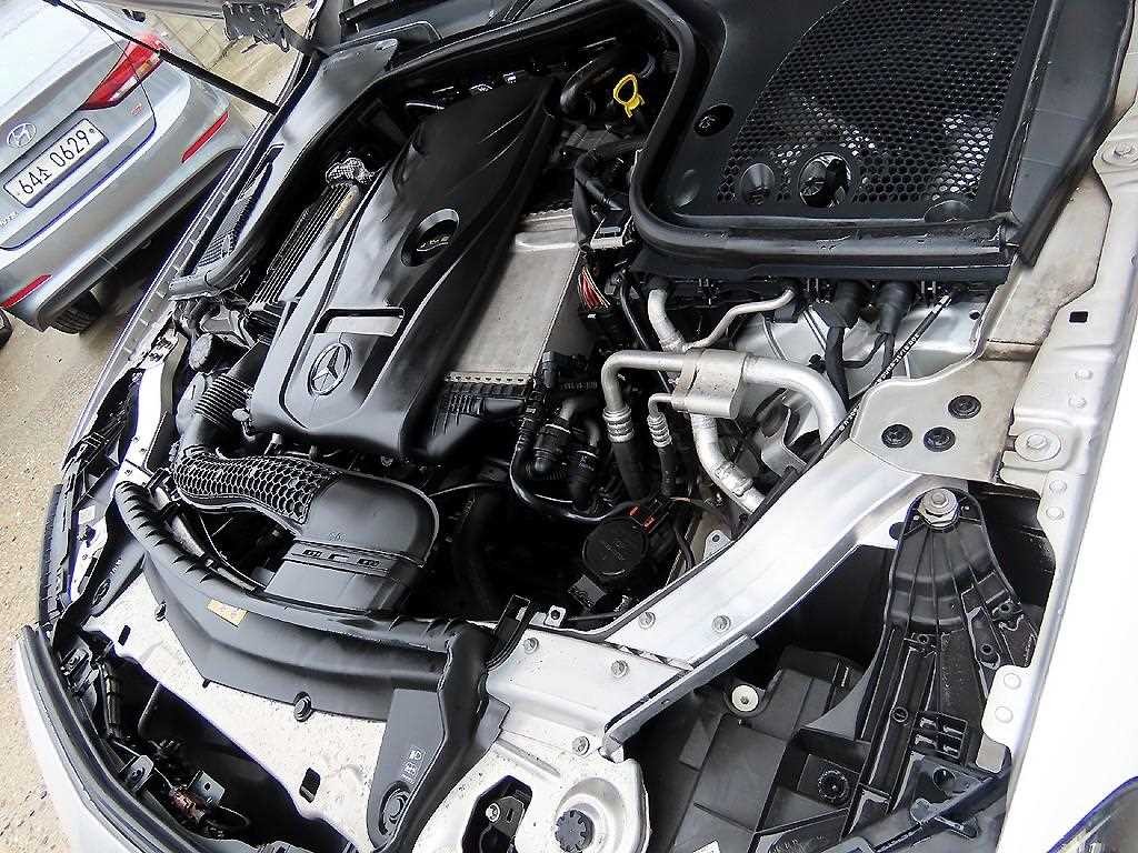 벤츠 E 클래스 E-클래스 W213 E300 아방가르드 이미지 19