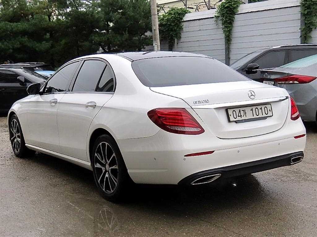 벤츠 E 클래스 E-클래스 W213 E300 아방가르드 이미지 3
