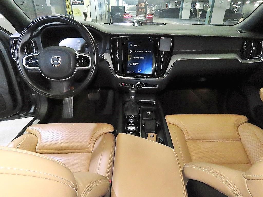 볼보 V60 V60 크로스 컨트리 2세대 2.0 T5 프로 AWD 이미지 10