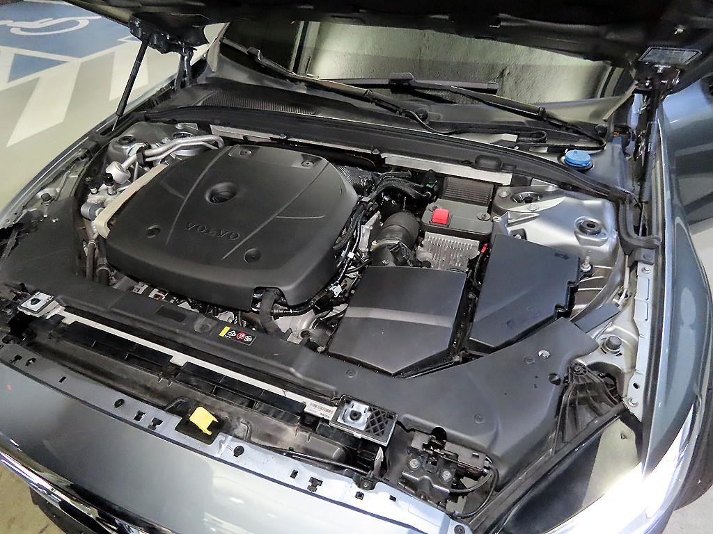 볼보 V60 V60 크로스 컨트리 2세대 2.0 T5 프로 AWD 이미지 19
