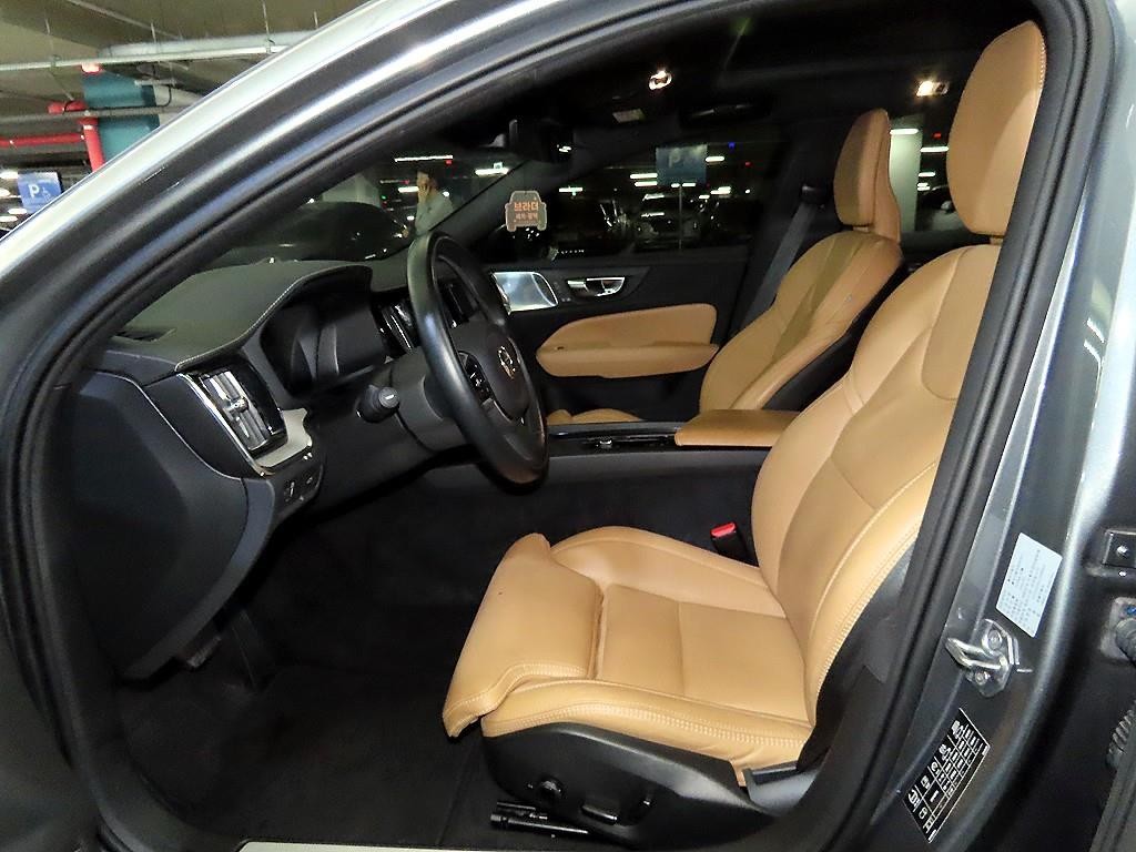 볼보 V60 V60 크로스 컨트리 2세대 2.0 T5 프로 AWD 이미지 6