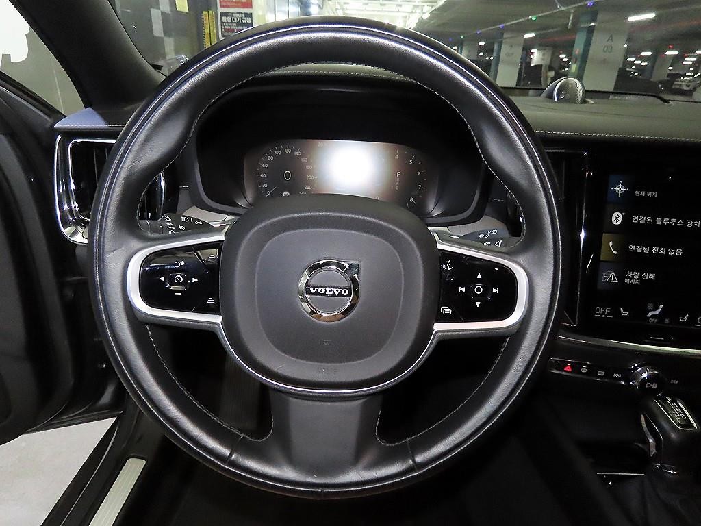 볼보 V60 V60 크로스 컨트리 2세대 2.0 T5 프로 AWD 이미지 8