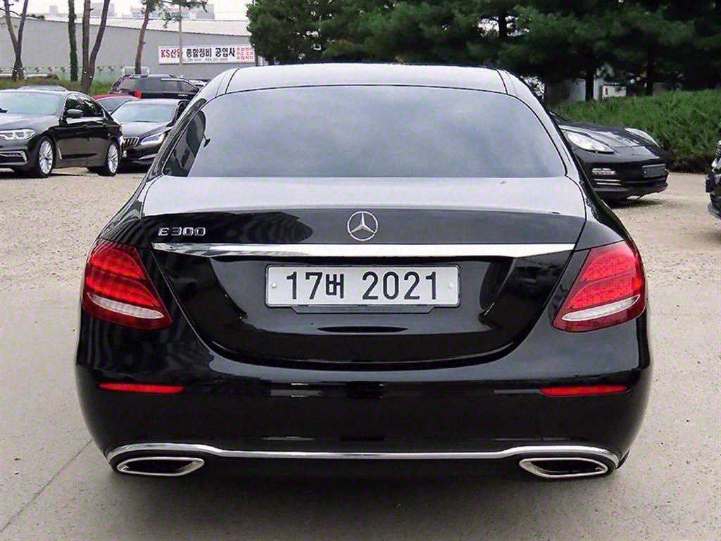 벤츠 E 클래스 E-클래스 W213 E300 아방가르드 이미지 4
