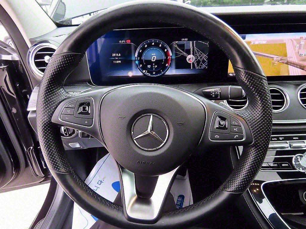 벤츠 E 클래스 E-클래스 W213 E300 아방가르드 이미지 8