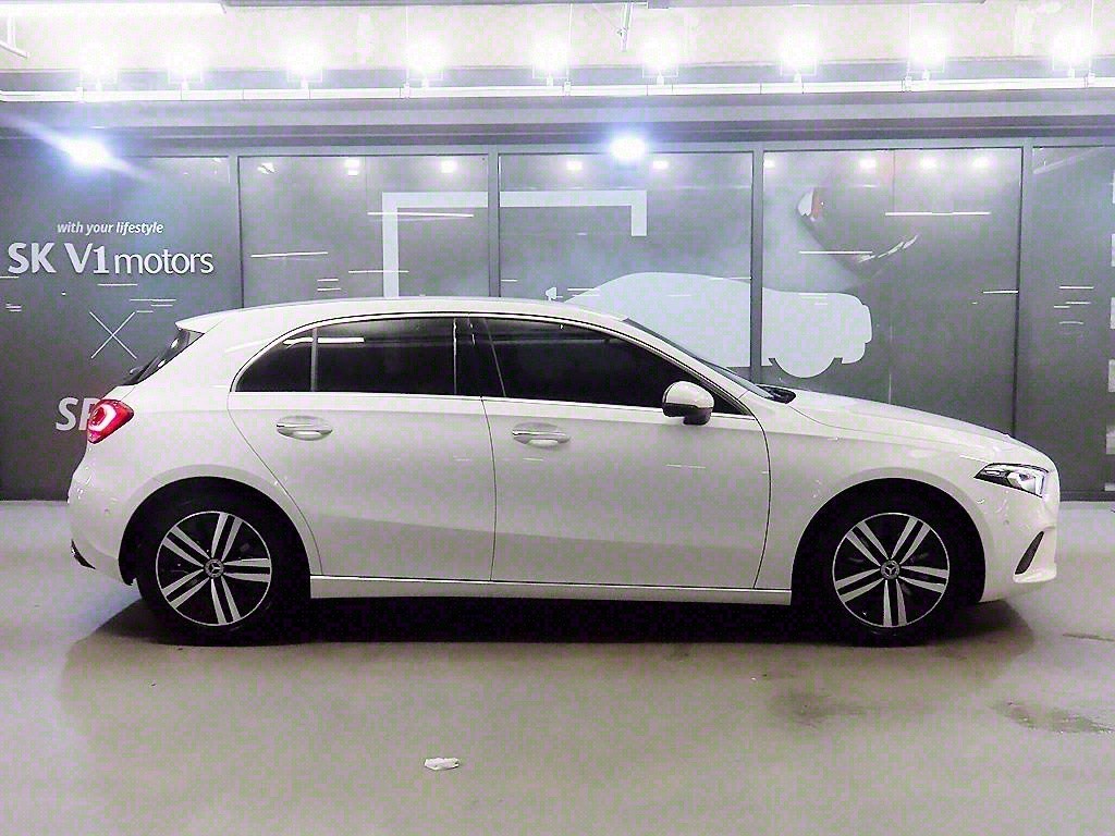 벤츠 A 클래스 A클래스 W177 A220 해치백 이미지 3