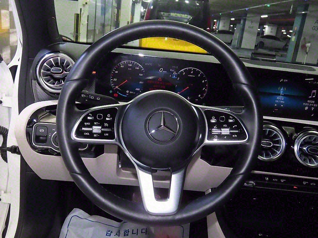 벤츠 A 클래스 A클래스 W177 A220 해치백 이미지 8
