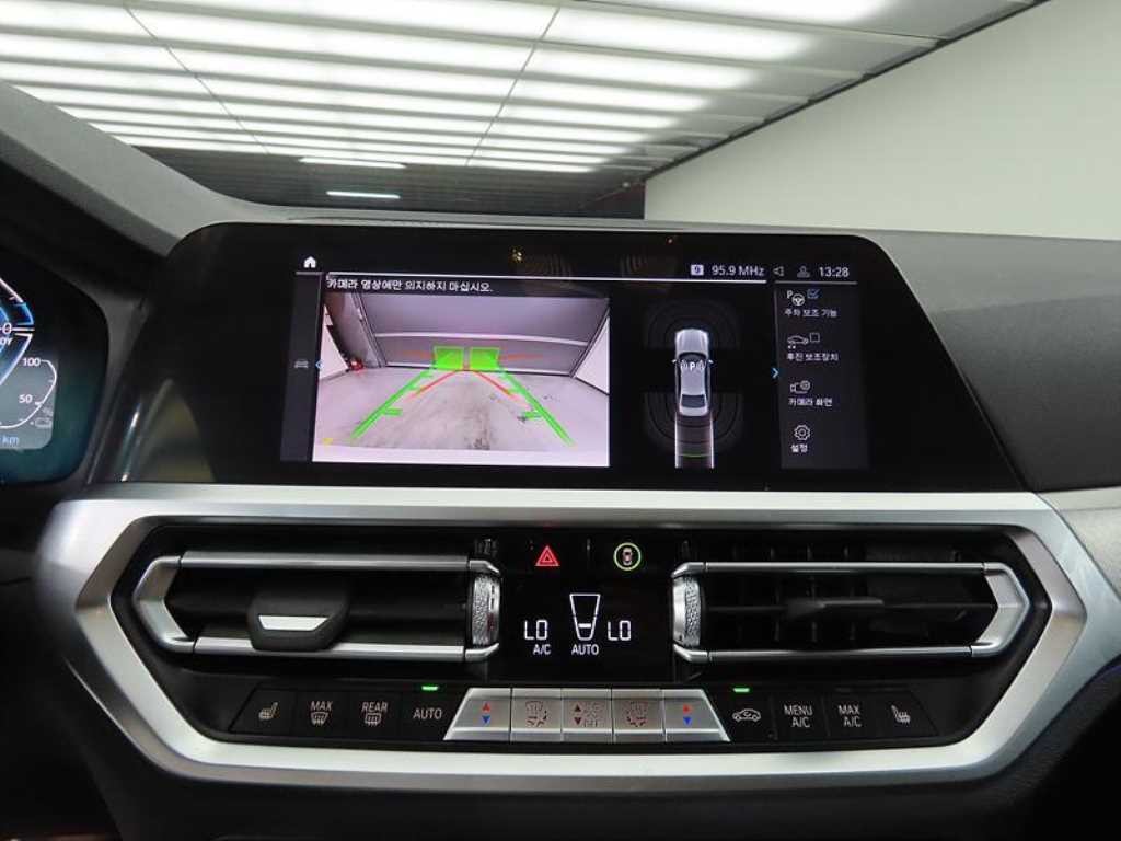 BMW 3시리즈 3시리즈 (G20) 330e M 스포츠 이미지 11