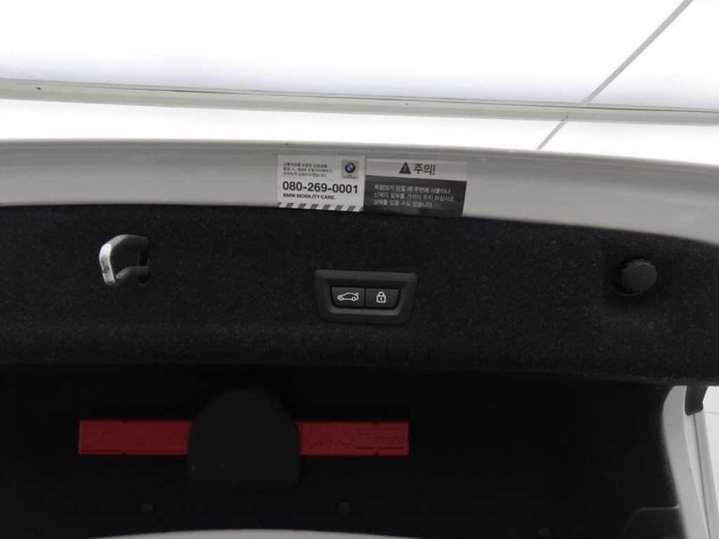 BMW 3시리즈 3시리즈 (G20) 330e M 스포츠 이미지 17