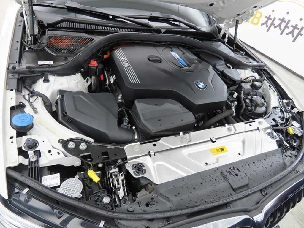 BMW 3시리즈 3시리즈 (G20) 330e M 스포츠 이미지 8