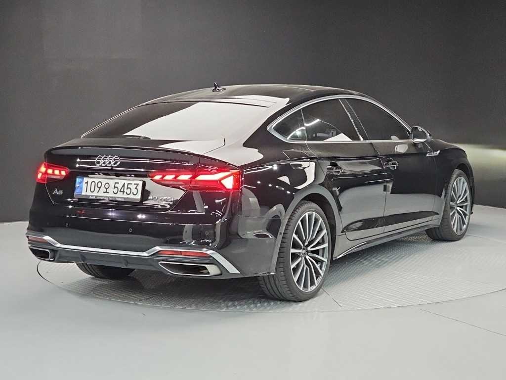 아우디 A5 A5 (F5) 40 TFSI 콰트로 프리미엄 스포트백 이미지 4