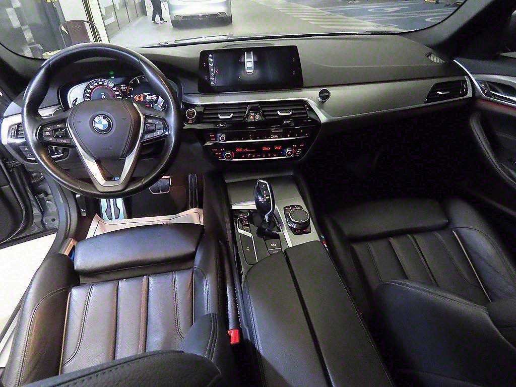 BMW 5시리즈 5시리즈 (G30) 520d M 스포츠 스페셜 에디션 이미지 10