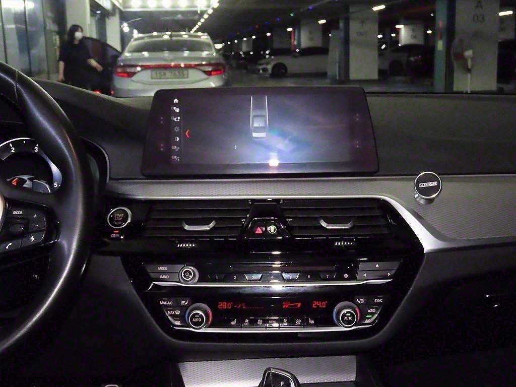 BMW 5시리즈 5시리즈 (G30) 520d M 스포츠 스페셜 에디션 이미지 11