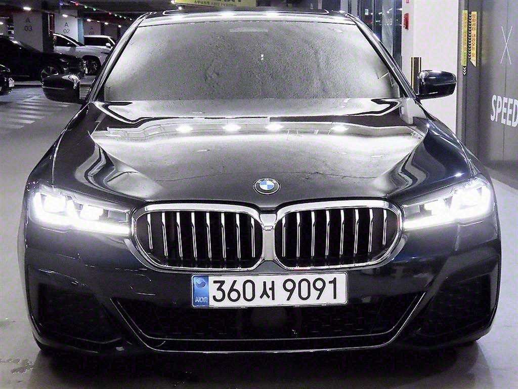BMW 5시리즈 5시리즈 (G30) 530i M 스포츠 이미지 2