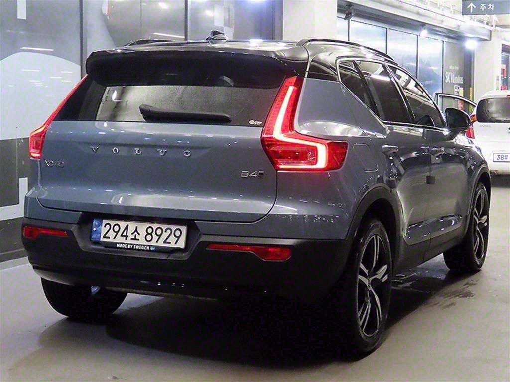 볼보 XC40 B4 AWD R-디자인 이미지 4