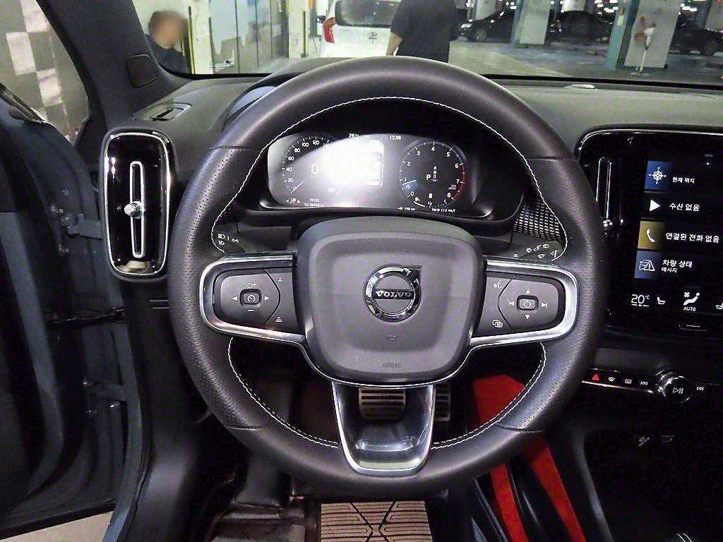 볼보 XC40 B4 AWD R-디자인 이미지 8