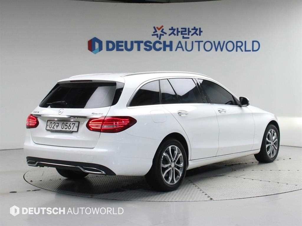벤츠 C 클래스 C클래스 W205 C220 d 4MATIC 에스테이트 이미지 2
