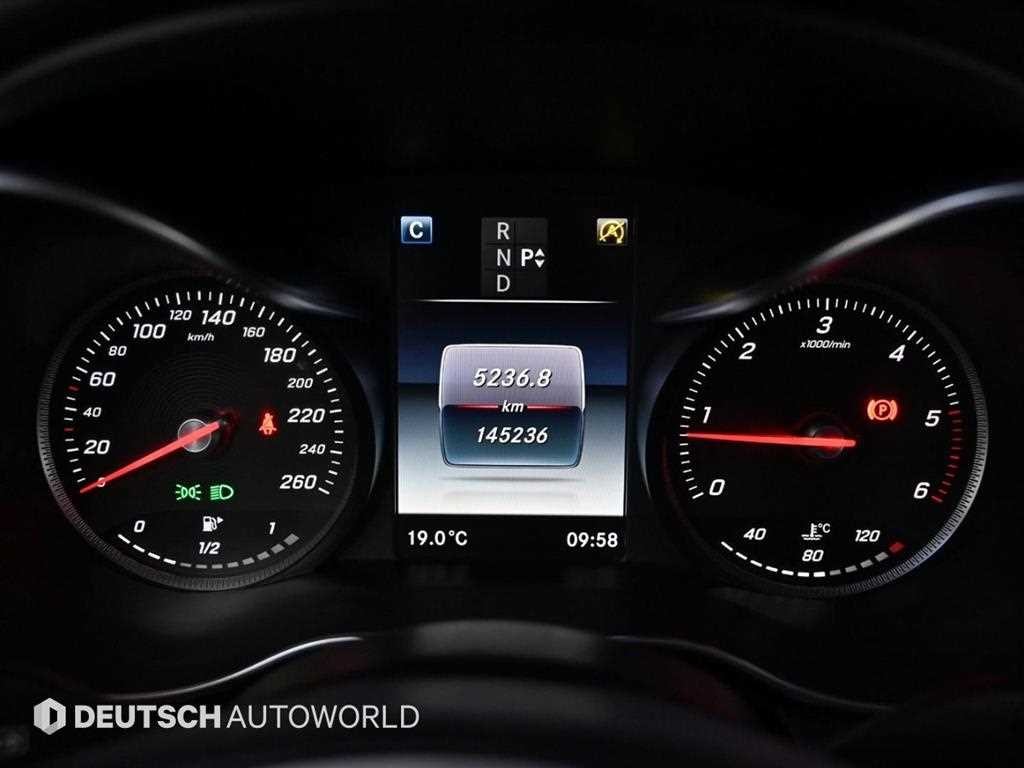 벤츠 C 클래스 C클래스 W205 C220 d 4MATIC 에스테이트 이미지 8