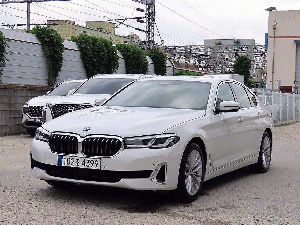 BMW 5시리즈 5시리즈 (G30) 530i xDrive 럭셔리 이미지 2