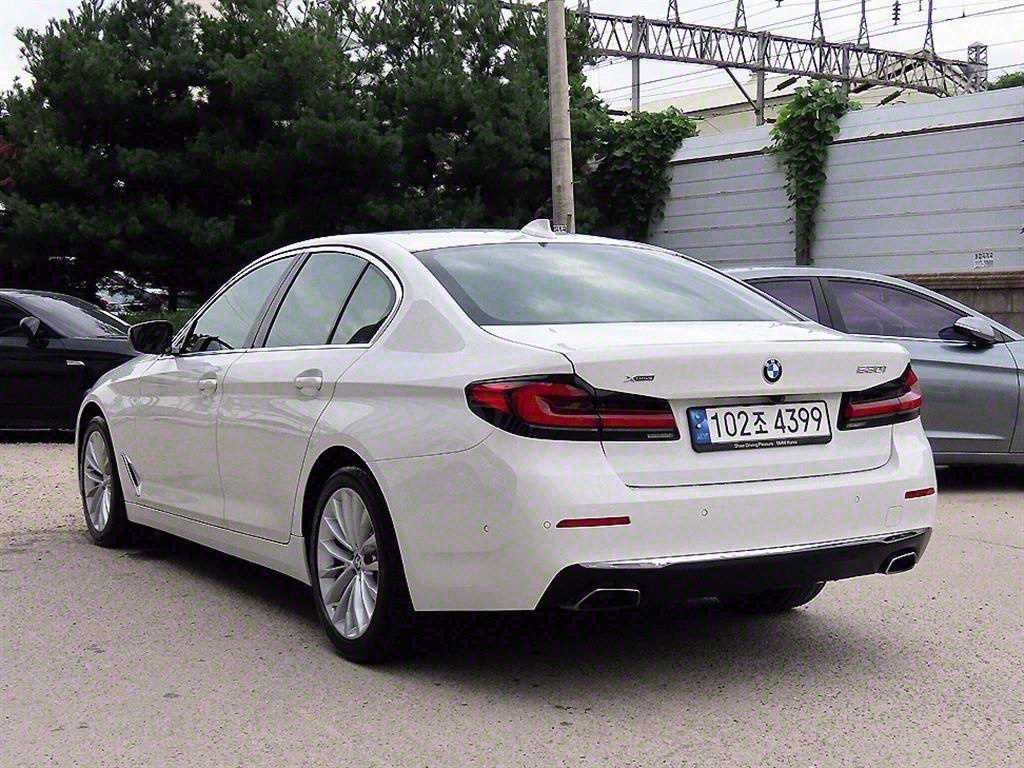 BMW 5시리즈 5시리즈 (G30) 530i xDrive 럭셔리 이미지 3
