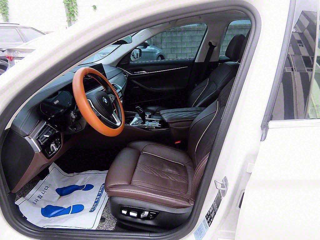 BMW 5시리즈 5시리즈 (G30) 530i xDrive 럭셔리 이미지 5