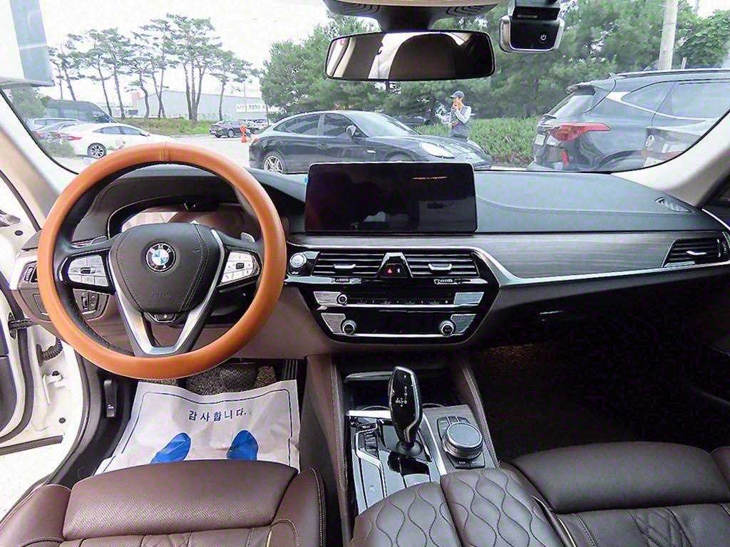 BMW 5시리즈 5시리즈 (G30) 530i xDrive 럭셔리 이미지 7