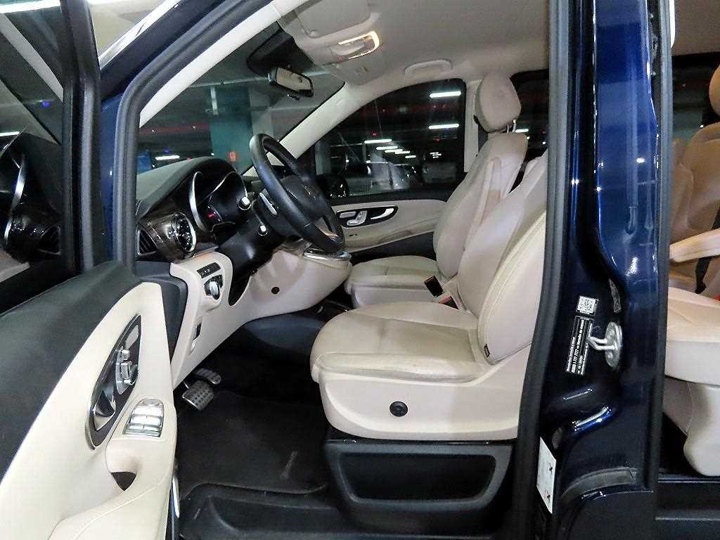 벤츠 V 클래스 V클래스 V300 d 이미지 6