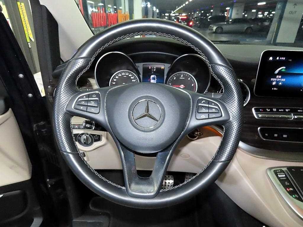 벤츠 V 클래스 V클래스 V300 d 이미지 8