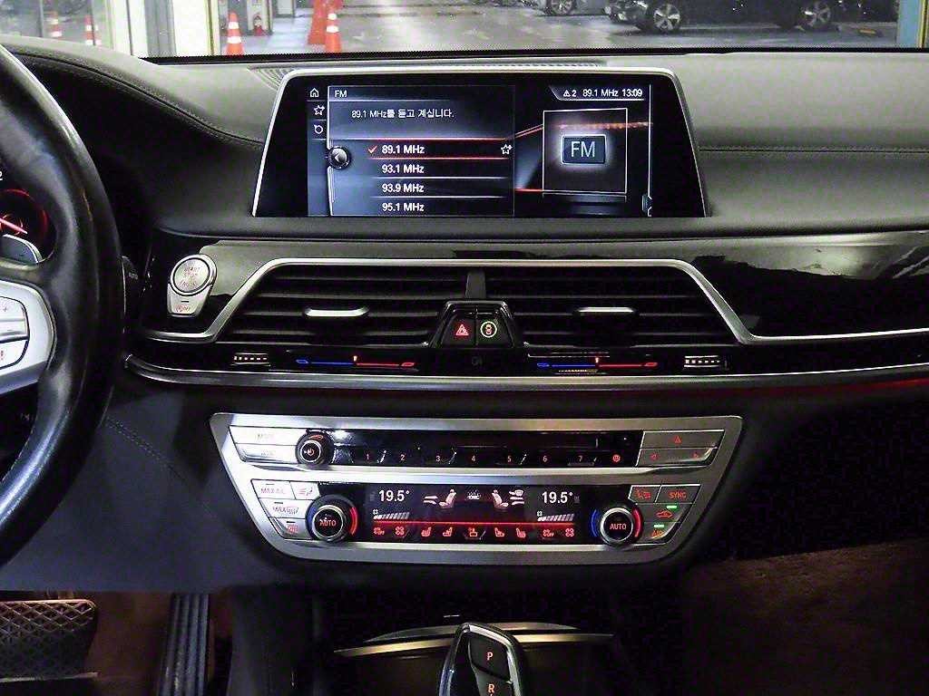 BMW 7시리즈 7시리즈 (G11) 740d xDrive M 스포츠 이미지 11