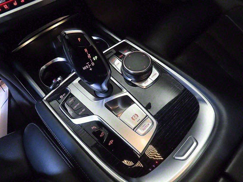 BMW 7시리즈 7시리즈 (G11) 740d xDrive M 스포츠 이미지 12