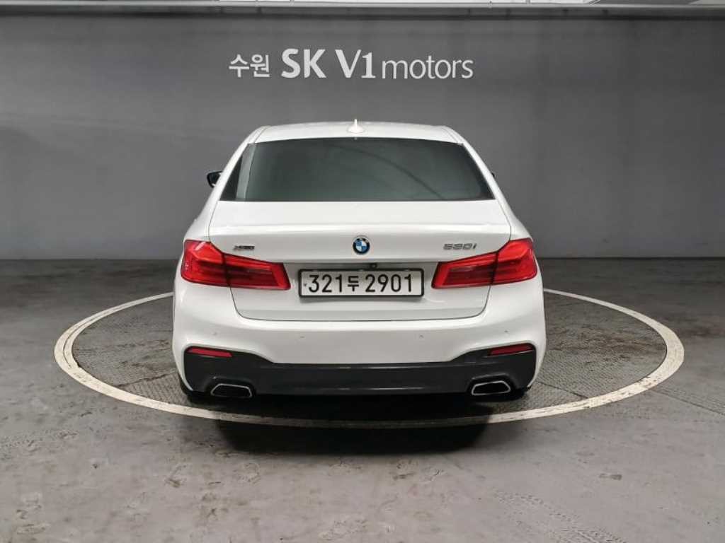 BMW 5시리즈 5시리즈 (G30) 530i M 스포츠 플러스 이미지 2