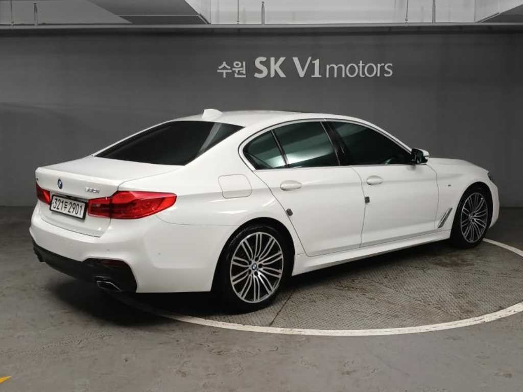 BMW 5시리즈 5시리즈 (G30) 530i M 스포츠 플러스 이미지 4