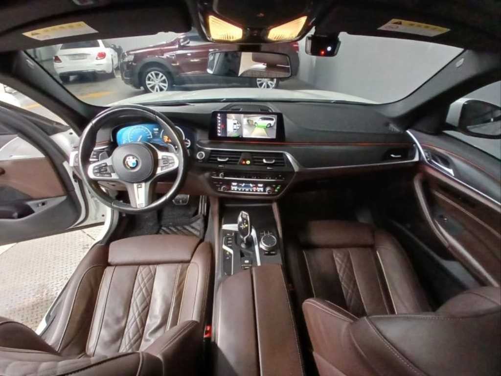 BMW 5시리즈 5시리즈 (G30) 530i M 스포츠 플러스 이미지 6