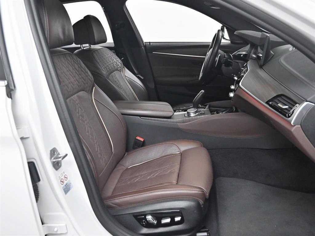 BMW 5시리즈 5시리즈 (G30) 530i xDrive M 스포츠 이미지 11