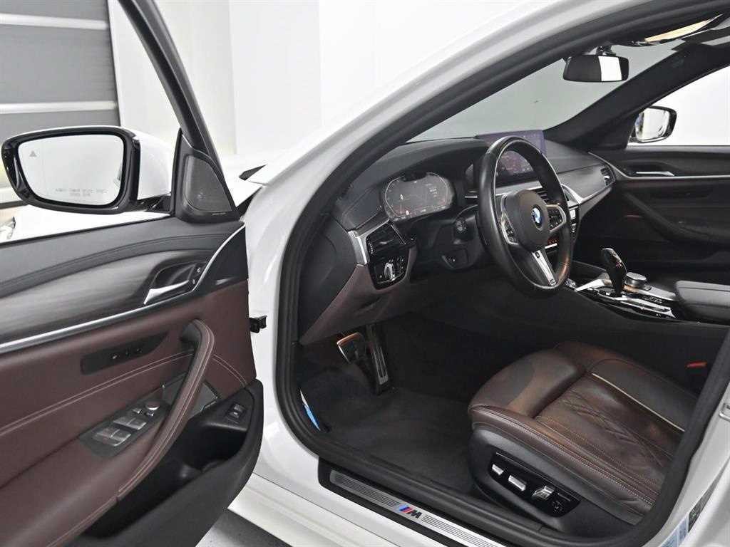 BMW 5시리즈 5시리즈 (G30) 530i xDrive M 스포츠 이미지 12