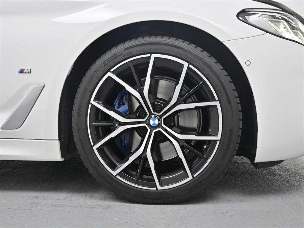 BMW 5시리즈 5시리즈 (G30) 530i xDrive M 스포츠 이미지 6