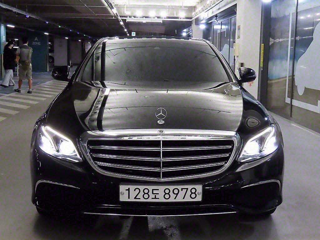 벤츠 E 클래스 E-클래스 W213 E220d 4MATIC 익스클루시브 이미지 2