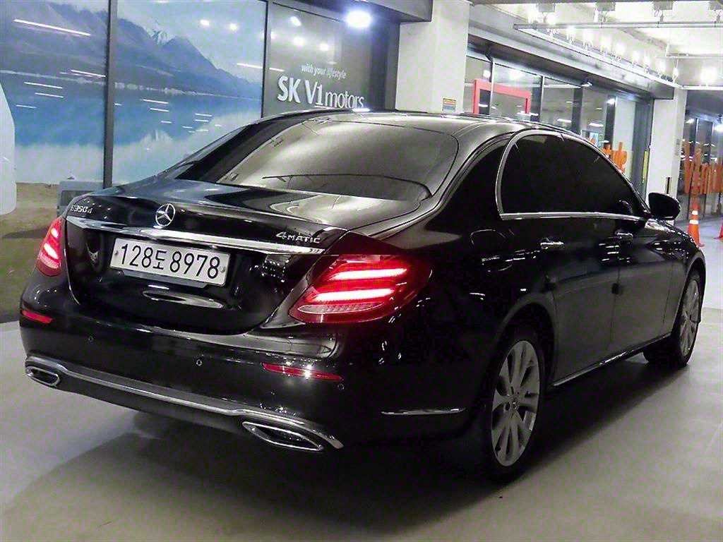 벤츠 E 클래스 E-클래스 W213 E220d 4MATIC 익스클루시브 이미지 4