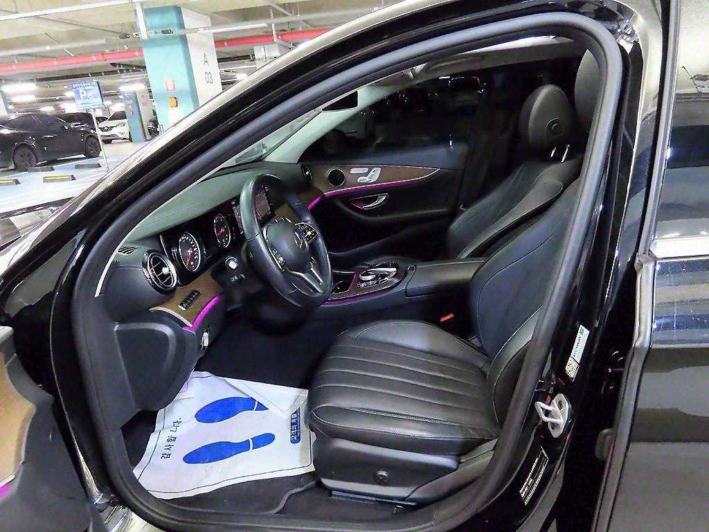 벤츠 E 클래스 E-클래스 W213 E220d 4MATIC 익스클루시브 이미지 6