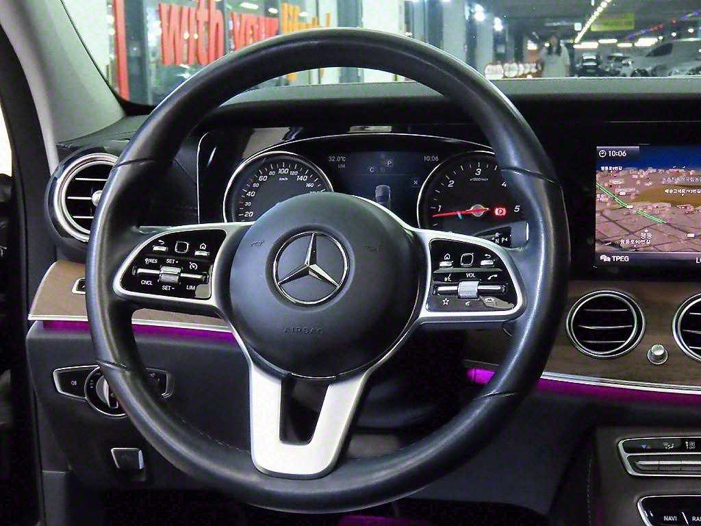 벤츠 E 클래스 E-클래스 W213 E220d 4MATIC 익스클루시브 이미지 8