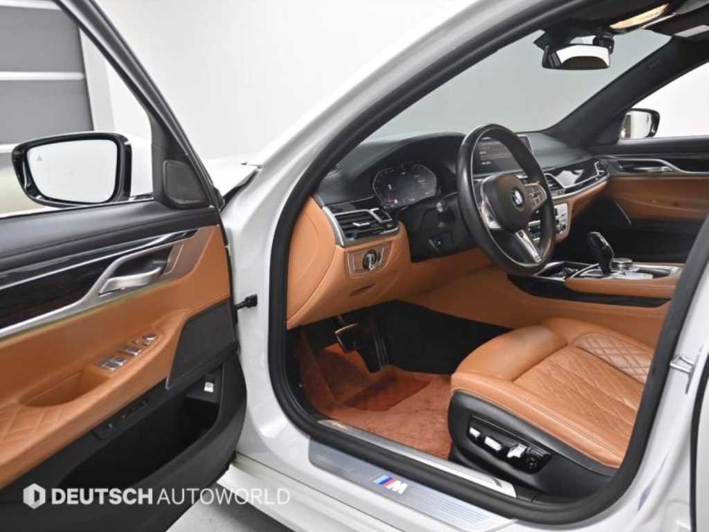 BMW 7시리즈 7시리즈 (G70) 740i sDrive M 스포츠 이미지 11