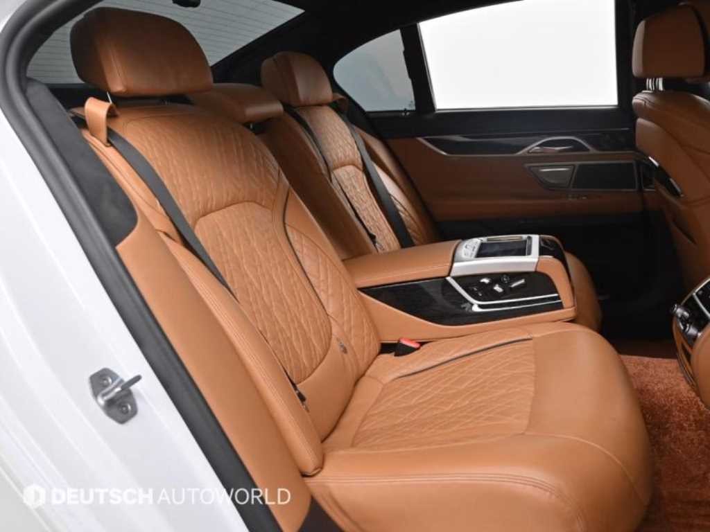 BMW 7시리즈 7시리즈 (G70) 740i sDrive M 스포츠 이미지 12