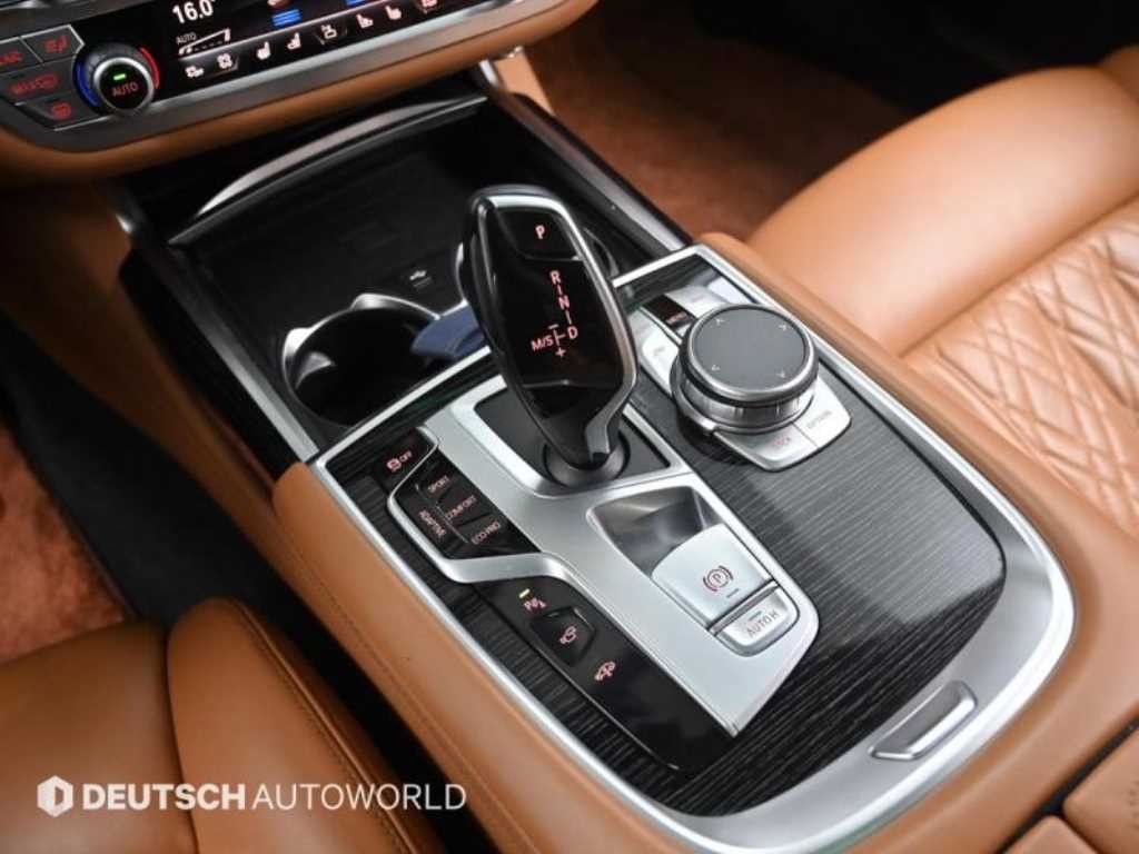 BMW 7시리즈 7시리즈 (G70) 740i sDrive M 스포츠 이미지 9