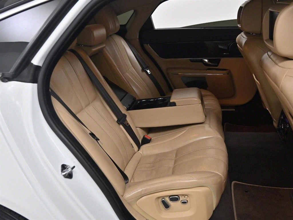 재규어 XJ XJ (X351) 3.0 SC 프리미엄 럭셔리 LWB 이미지 11