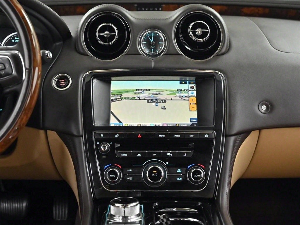 재규어 XJ XJ (X351) 3.0 SC 프리미엄 럭셔리 LWB 이미지 12