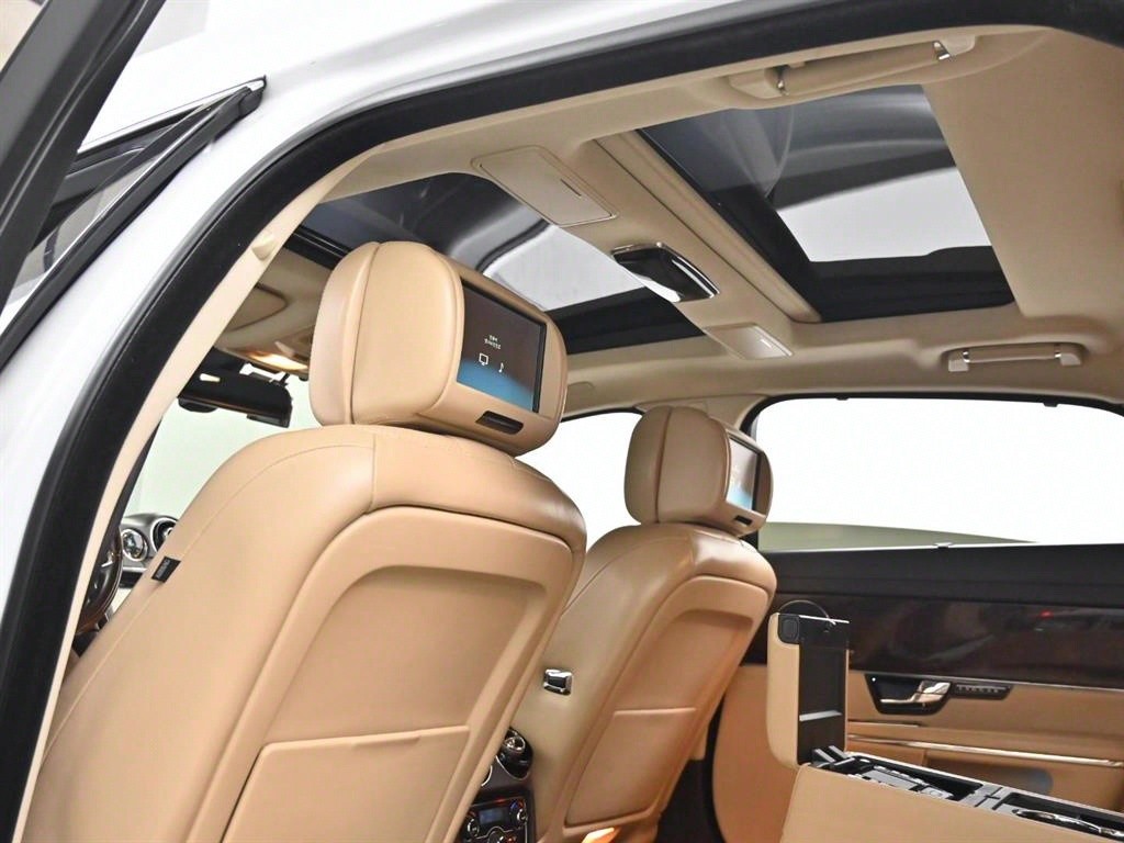 재규어 XJ XJ (X351) 3.0 SC 프리미엄 럭셔리 LWB 이미지 16