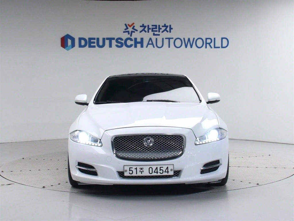 재규어 XJ XJ (X351) 3.0 SC 프리미엄 럭셔리 LWB 이미지 4