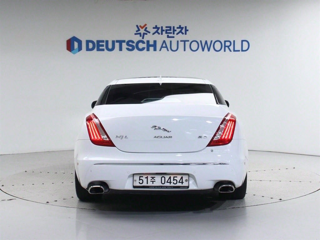 재규어 XJ XJ (X351) 3.0 SC 프리미엄 럭셔리 LWB 이미지 5
